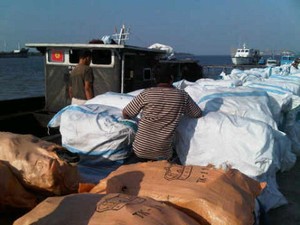 Bea Cukai Sumut Tangkap Kapal Penyelundup Pakaian Bekas dari Malaysia
