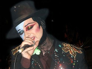 Boy George Rekam Ulang Lagu Video Games Milik Lana Del Rey
