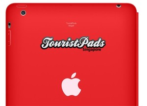 Asyik! Traveling ke Singapura Dipinjami iPad