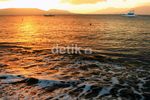 Mengintip Sunrise di Selat Bali
