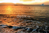 Pemandangan Selat Bali di pagi hari sungguh menawan.