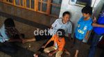 Pemijat Anak-anak Berharap Rejeki di Ramadan