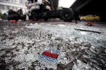 Truk Kontainer Terguling di Tomang