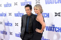 Ben Stiller dan Christine Taylor saat menghadiri premiere The Watch. (Jason Merritt/Getty Images).