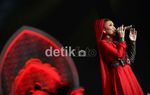 Berbusana Muslim, Ayu Ting Ting Tetap Trendi