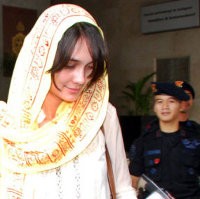 MUI Jabar Nilai tak Adil Luna Maya dan Cut Tari tak Dihukum