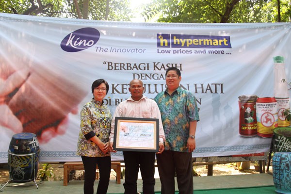 PT KINOCARE ERA KOSMETINDO & HYPERMART Bantu Pendidikan 1.000 Anak Yatim Piatu Se-Indonesia
