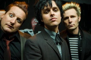 Green Day Ciptakan Lagu Untuk Amy Winehouse