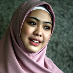 Oki Setiana Dewi: Dulu Saya Suka Pakai Rok Mini