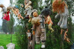 Hii! Pulau ini Penuh dengan Boneka Seram