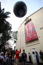 Santri Sambut Pembukaan Olimpiade London