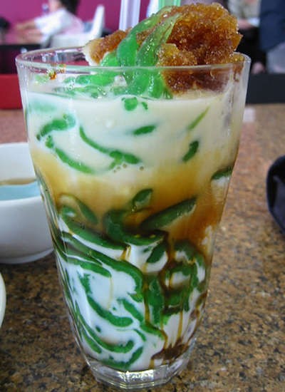 Slruup! Aneka Cendol Legit Segar Buat Berbuka