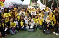 Project photobook mereka berhasil diberikan pada FT Island saat di Singapura. (dok. FTIndonesia).