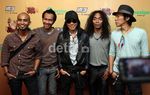 Slank Luncurkan Album Baru Lewat HP