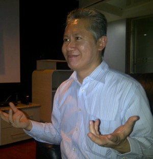Hengkie Liwanto, CEO FirstMedia yang Bergaya Turbo