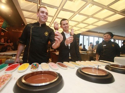 Es Krim Magnum Kreasi Seleb dan Chocolatier