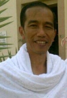 Jokowi Pergi Umrah, Jangan Dipolitisasi