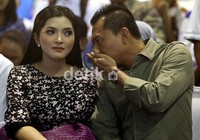 Inilah gaya Anang-Ashanty saat bercanda.