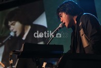Dwiki Dharmawan tampil memukau.