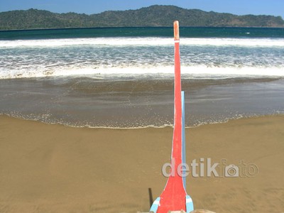 Keindahan Pantai Rajegwesi