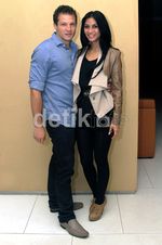 Uli Auliani Mesra Bareng Pacar