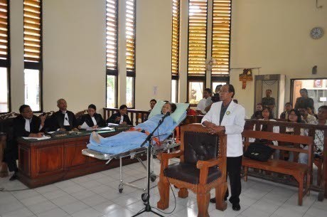  Yusril Nilai Nenek Loeana Tak Layak Ditahan 