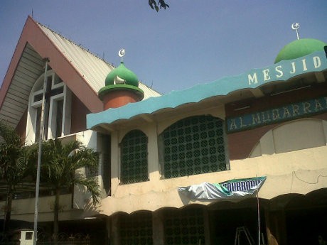 Cermin Kerukunan, Gereja dan Masjid di Jakut Ini Hanya Dipisahkan Tembok