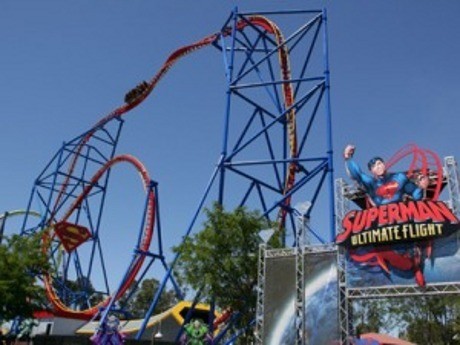Rollercoaster Berhenti Mendadak, Penumpang Terjebak di Ketinggian 2 Jam