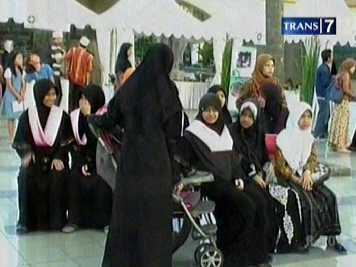 Ditentang Banyak Wanita, Klub Poligami Makin Eksis