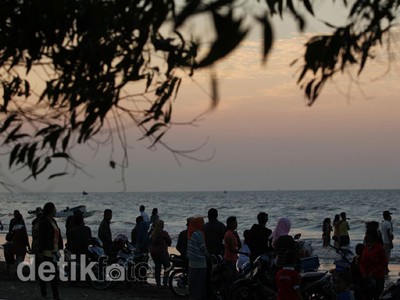 Ngabuburit di Pantai, Benar-benar Lupa Waktu
