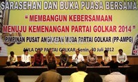Santer dikabarkan bahwa acara ini adalah buntut perpecahan yang terjadi di internal partai Golkar. Namun isu itu dibantah oleh sang Ketua Umum, Aburizal Bakrie.