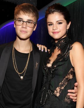 Justin Bieber Ciptakan & Produseri Lagu untuk Selena Gomez