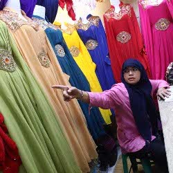 Nama Artis di Baju Muslim Hanya Kesepakatan Pedagang
