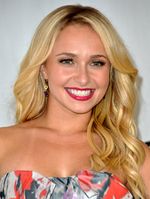 Senyuman Sumringah Hayden Panettiere