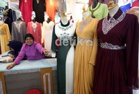 Nama Syahrini tetap eksis menjadi merk busana muslim di bulan Ramadan kali ini. Devy/detikHOT.