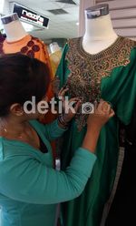 Ini Dia Tren Busana Muslim Artis Tahun Ini