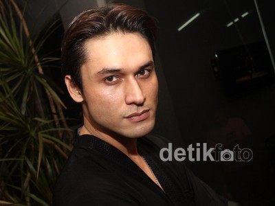 Indra Brugman Tampak Pucat