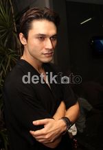 Indra Brugman Tampak Pucat