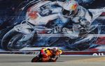 Stoner Juara di Laguna Seca