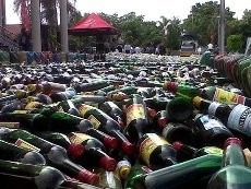 Polisi Gerebek Toko Miras di Makassar