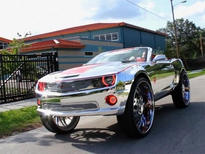 Chevy Camaro dengan Pelek Krom 32 Inci!