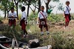 Mengintip Kehidupan Warga Muara Gembong