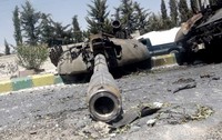 Konflik ini telah berlangsung berbulan-bulan. Kabar terakhir, konvoi lima kendaraan yang mengangkut kepala misi PBB Jenderal Babacar Gaye ditembaki di dekat Kota Homs. Untunglah tak ada yang terluka, kata Sekjen PBB Ban Ki-moon, Selasa (31/7/2012).