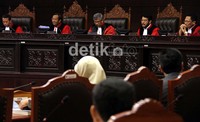 Berdasarkan putusan MK yang dibacakan Ketua MK, Mahfud MD, pemohon (pemerintah) dan termohon I (DPR) harus membuat kebijakan bersama, maka pembelian saham 7% NTT merupakan kewenangan pemerintah tetapi harus dengan persetujuan DPR.