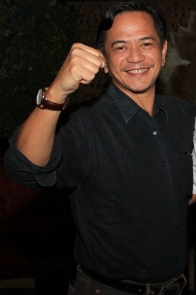 Ray Sahetapi Jadi Pelatih Bola di Film Hari Ini Pasti Menang