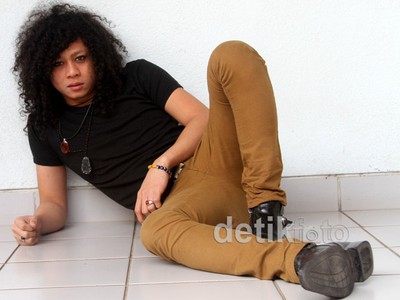 Si Rocker Yoda Idol