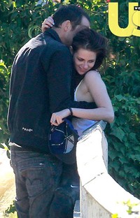 Kristen pun tampak menikmati masa-masa indahnya dengan Rupert. (doc. UsWeekly)