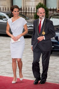 Gaya simple tapi anggun Kate Middleton. Ian Gavan/Getty Images.