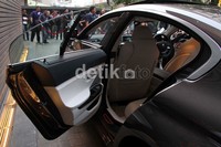 BMW Seri 6 Gran Coupe hadir dengan pola tempat duduk 4+1. Dengan wheelbase 113 milimeter lebih panjang dari BMW Seri 6 Coupe, mobil ini memberikan ruang kaki lebih lega bagi penumpang di belakang.