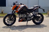 KTM Duke di KTM Center BSD, Tangerang Selatan. 3 Model motor yang disiapkan untuk Indonesia yakni KTM DUke 200 cc, KTM EXC 250 cc, dan KTM Paris Dakkar 990 cc. (M Ikhsan/detikOto).